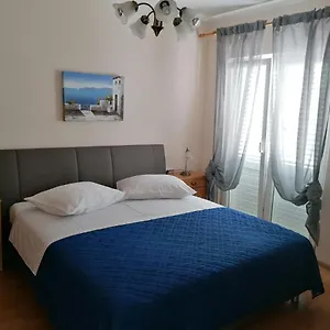 Apartman And Guscic, Rab Town